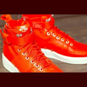 Nike sf Air Force 1 team orange mid